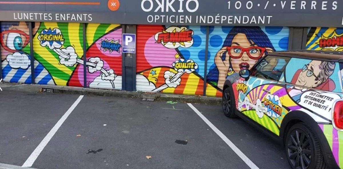 découvrez des graffitis artistiques sur rideaux métalliques, un soutien innovant pour les professionnels alliant créativité et protection urbaine.