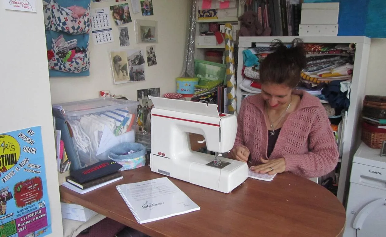 découvrez notre nouvelle couturière à muel, spécialisée en retouches et recyclage textile pour donner une seconde vie à vos vêtements.