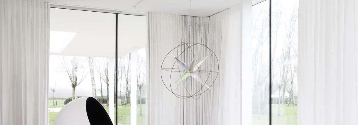 découvrez stores-et-rideaux.com, pionnier du e-commerce en forte croissance, spécialisé dans la vente de stores et rideaux de qualité pour tous vos besoins de décoration et d'aménagement.