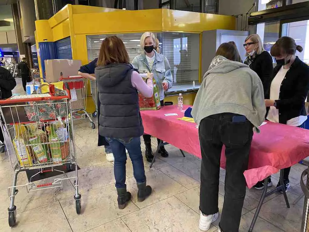 à fontvieille, les commerçants s'unissent pour lutter contre les fermetures et soutenir l'activité locale.