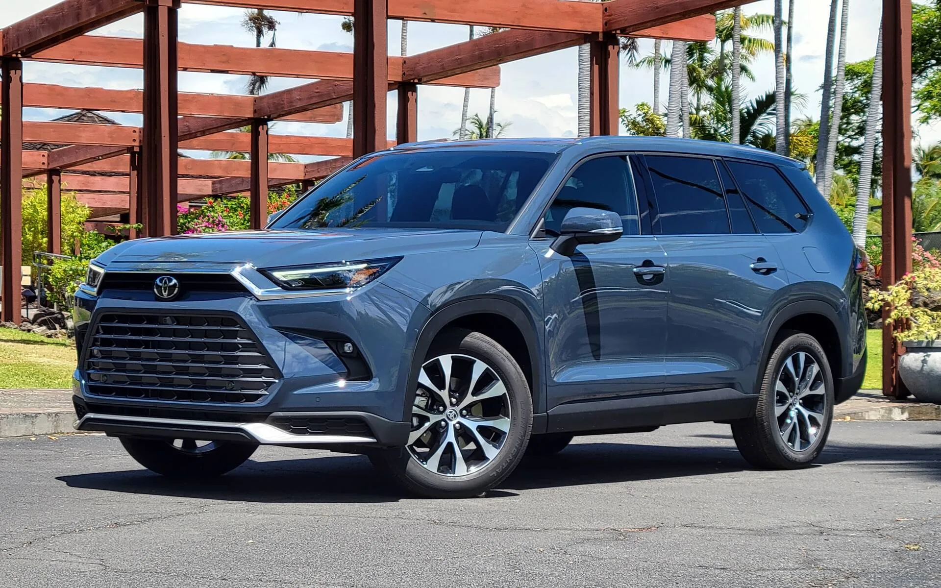 découvrez comment toyota gosei équipe un véhicule électrique chinois innovant avec des rideaux gonflables pour une sécurité renforcée et un confort optimal.