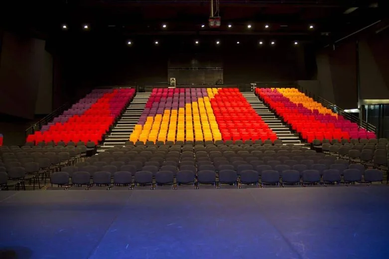 découvrez un spectacle enchanté unique au bascala ce dimanche, une expérience magique à ne pas manquer pour toute la famille.